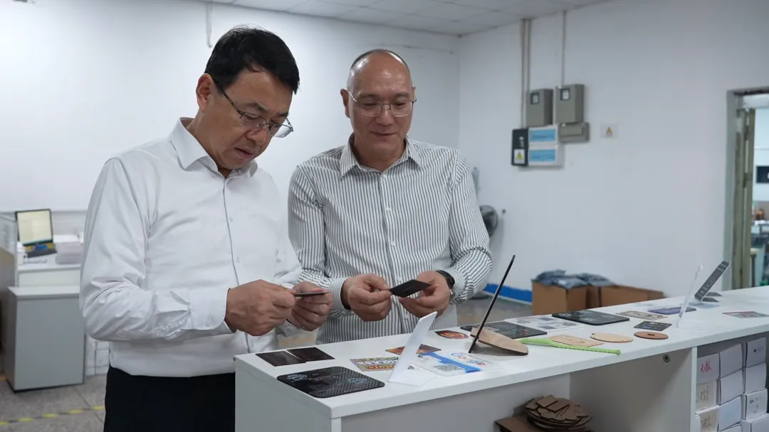 中卫市委常委海原县胡斌书记带队赴深圳yp街机集团对接定点助扶工作并发展招商调查